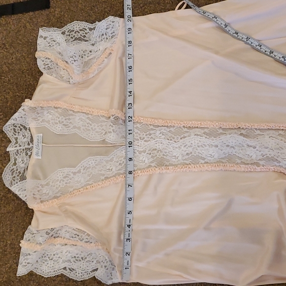 Vintage Robe and Gown by Miss Elaine - Picture 16 of 17